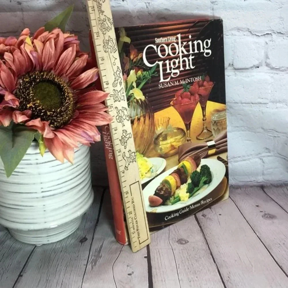 Vintage 1983 Southern Living COOKING LIGHT cookbook